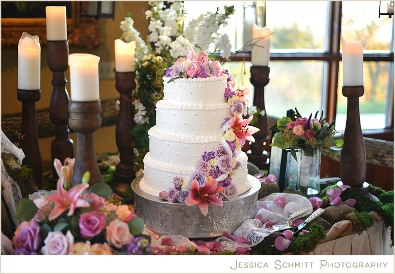 wedding-cake-beautiful-display-candles Stroudsmoor Country Inn Wedding Cake photography