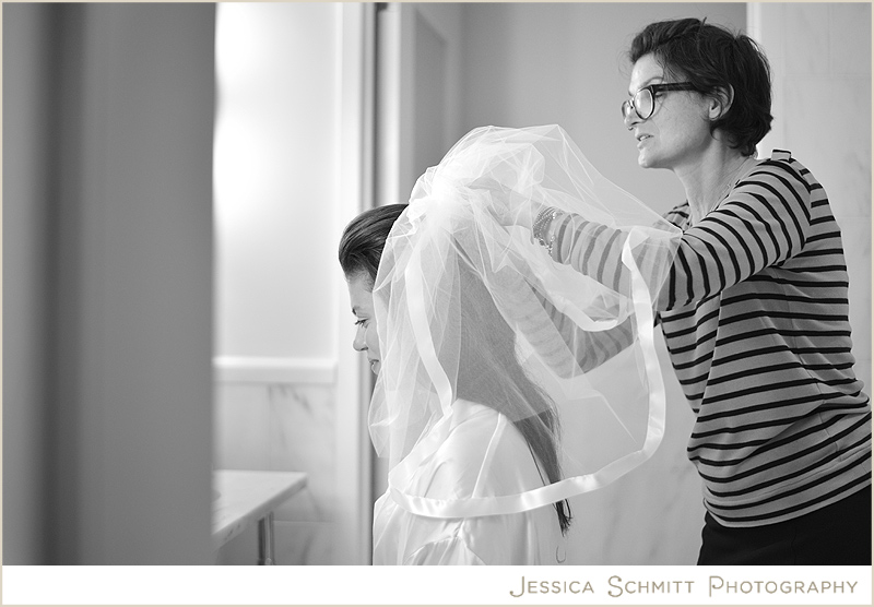 wedding-getting-ready bride getting ready