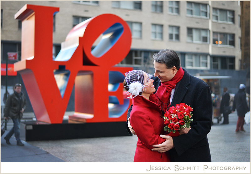 wedding-photography-LOVE-sculpture Wedding photography Love sculpture NYC