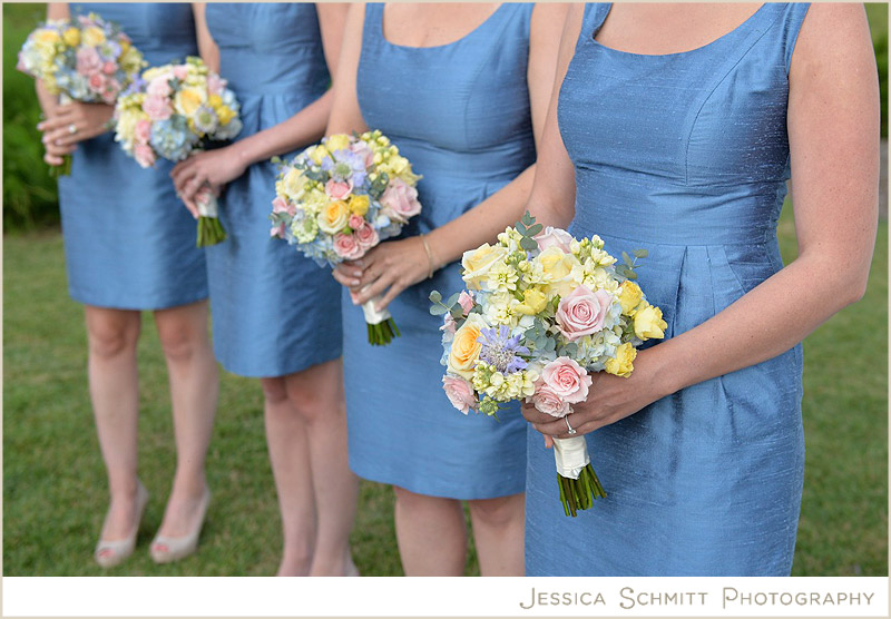 blue-dress-bridesmaids-pink-bouquets wedding photography