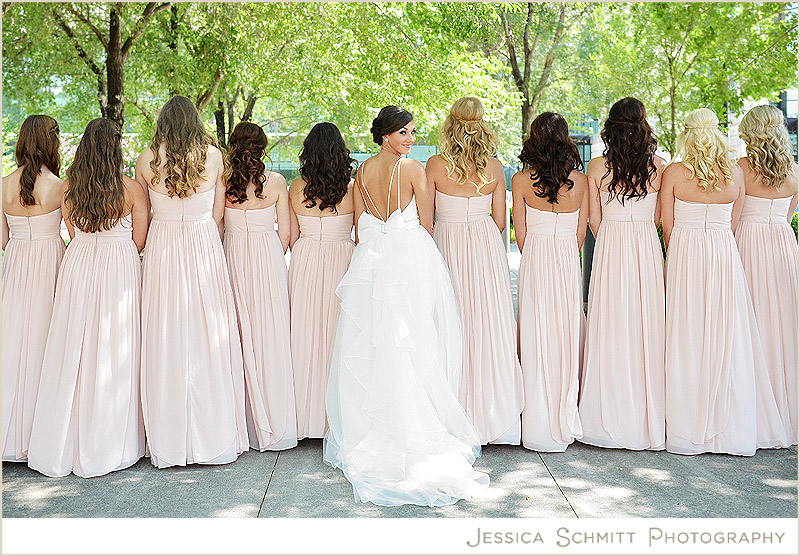 bridesmaids-cute-photo-idea cute bridesmaids photo idea