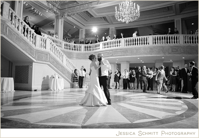 first-dance-wedding-photography Museum woman in the arts gallery wedding