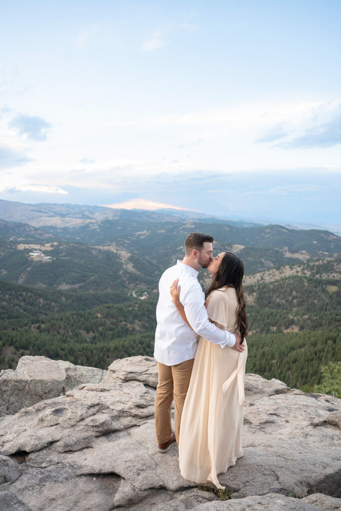 what to wear for an engagement session